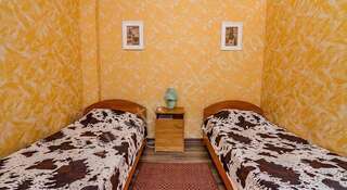 Гостиница Guest House Teremok Адлер Двухместный номер с 2 отдельными кроватями и собственной ванной комнатой-1