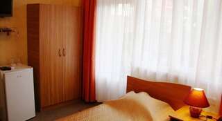 Гостиница Guest House Teremok Адлер Двухместный номер с 2 отдельными кроватями и балконом-3